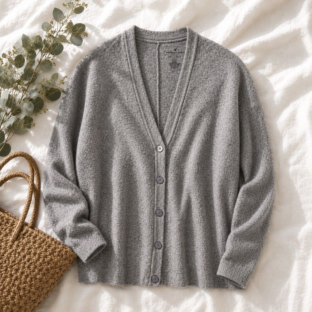 American Eagle Cardigan Button Down V-Neck Sweater size Medium Gray
